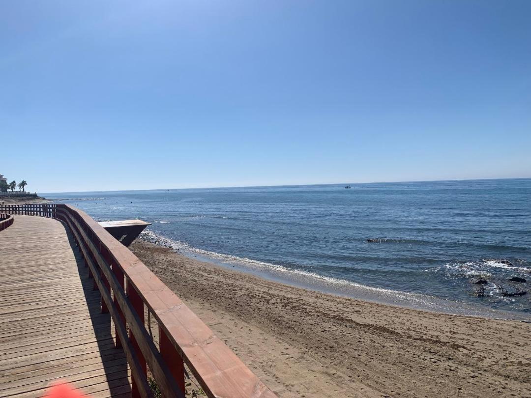 Lovely Beachfront Apartment In Calahonda Sitio de Calahonda Екстериор снимка
